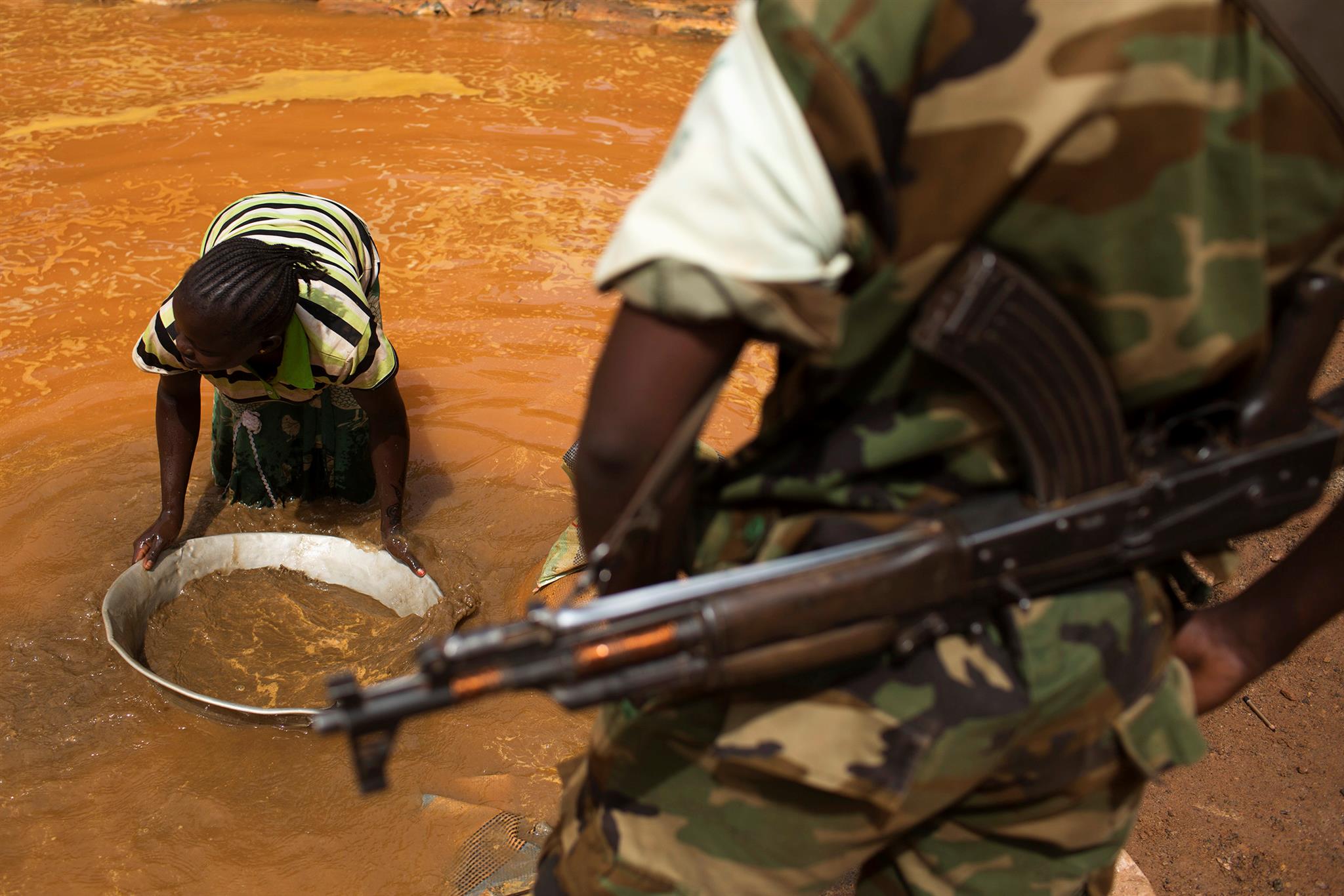 The report compiled by INTERPOL, RHIPTO and the Global Initiative Against Transnational Organized Crime shows of the USD31.5 billion in illicit flows generated annually in conflict areas, 96 per cent goes to organized criminal groups, with this money helping fuel violent conflict.