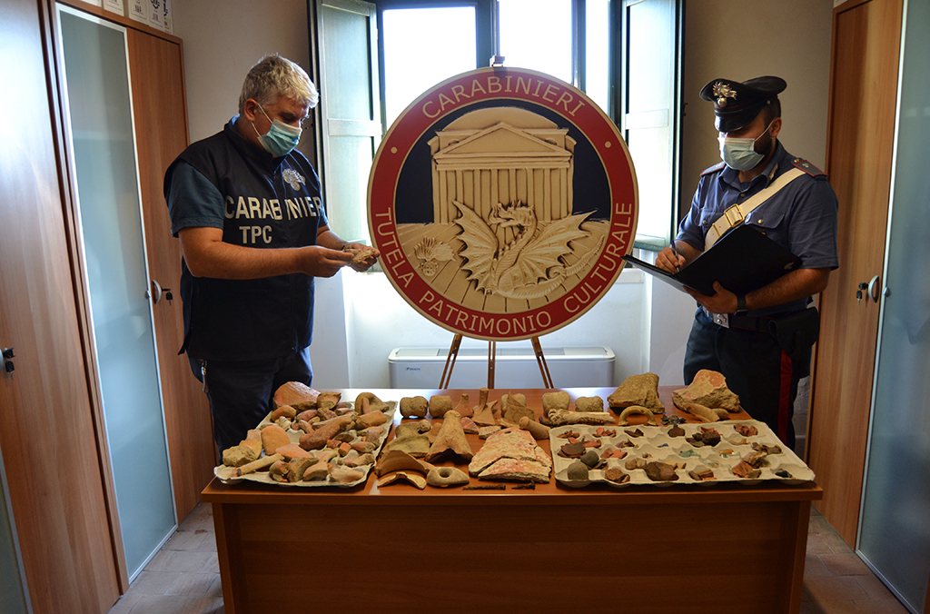 The Italian Carabinieri Corps seized goods worth EUR 1,155,000.