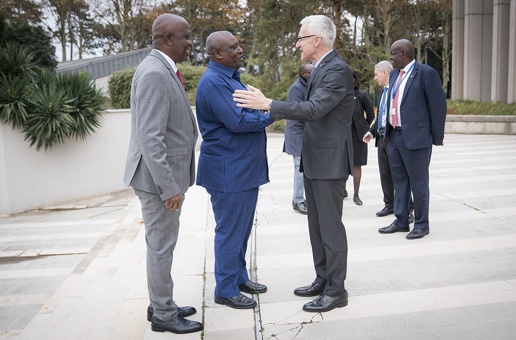 Tanzania’s Minister of Home Affairs Kangi Alphaxard Lugola was welcomed to the INTERPOL General Secretariat headquarters by Secretary General Jürgen Stock.