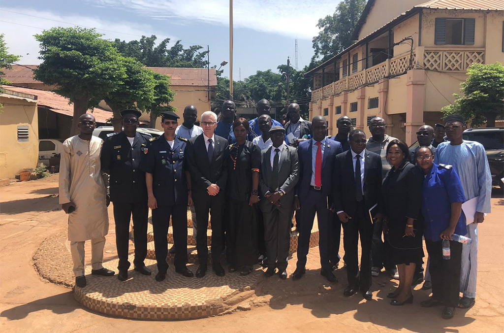 During his mission to Mali, Secretary General Stock met with staff from the INTERPOL National Central Bureau in Bamako.