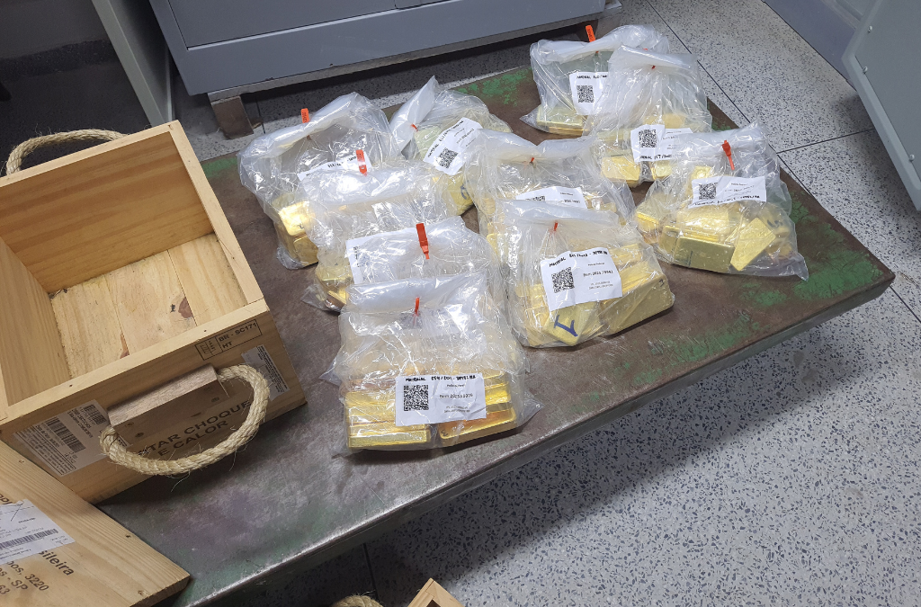 Spotlight4-Impact-Clean Gold-6.png