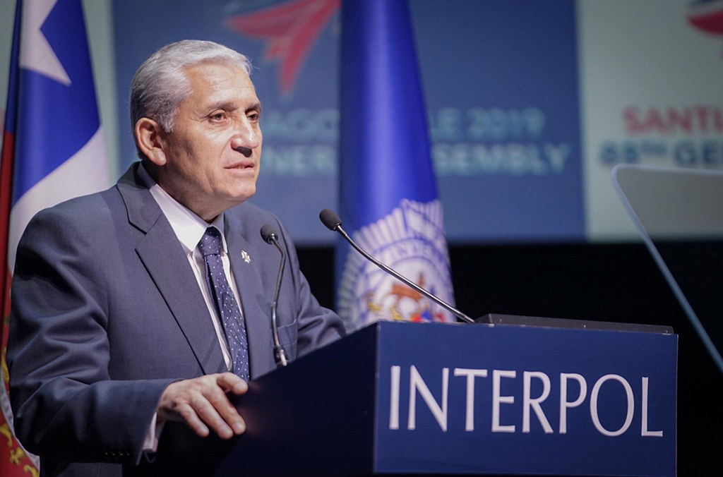El Director General de la Policía de Investigaciones de Chile, Héctor Espinosa, declaró que la cooperación internacional no es una opción, sino un imperativo, por lo que INTERPOL tiene un papel clave.