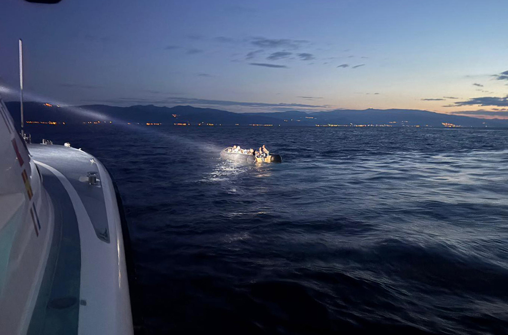 6. Turkiye migrant boat.jpg