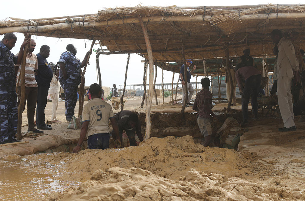 Muchos de los menores rescatados en la operación Sawiyan fueron hallados trabajando en condiciones extremas en minas de oro ilegales.