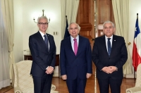 On his first official mission to Chile, the head of INTERPOL Secretary General Jürgen Stock met with Minister of the Interior Andrés Chadwick (centre) and  Director General of the Chilean National Police (Policía de Investigaciones – PDI) Héctor Espinosa Valenzuela (right)  to discuss a range of transnational crime and security issues.